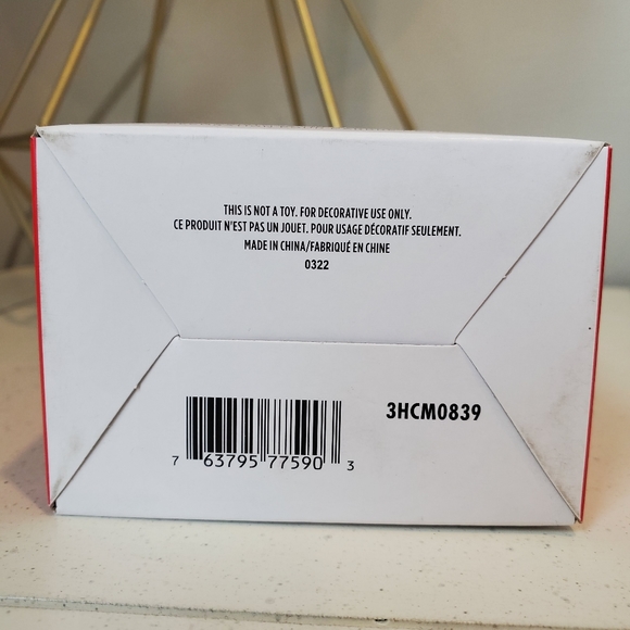 NIB E.T. The Extra Terrestrial VHS Retro Hallmark Tree Ornament - Picture 3 of 6